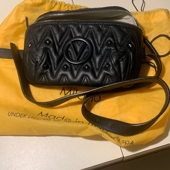 Valentino black waist pouch worn twice ver good condition 46 inch